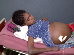 የአክሱም ሆስፒታል በመድሃኒትና የሕክምና ቁሰቁስ እጦት ምክንያት ግልጋሎት መስጠት ወደ ማይችልበት ሁኔታ መድረሱን ተነገረ፡፡