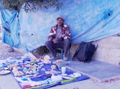 ዕለታዊ ናብራይ ንምምላእ ኣብ ፅርግያ ኣስቤዛ ዘርጊሐ ዝዝሓልፍ ሰብ ዶ’ኾን ይገዝአኒ ብተስፋ እየ ዝመውት