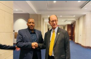 ፕሬዚዳንት ጌታቸው ረዳ ምስ ኣባል ኮንግረስ ኣሜሪካ ብራድ ሸርማን ተራኺብም ዘትዮም።