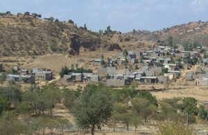 ብሰንኪ ጥምየት ዘቋረፁ ተምሃሮ ናብ መኣዲ ትምህርቲ ዝምለስሉ ባይታ