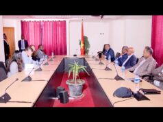 የትግራይ ጊዜያዊ አስተዳደር ፕሬዝዳንት አቶ ጌታቸው ረዳ እና  የጊዜያዊ አስተዳደሩ ከፍተኛ የካቢኔ አባላት በኢትዮዽያ የአሜሪካ ባለሙሉ ስልጣን አምባሳደር ማሲንጋ ኢርቪን  የሚመራ ልኡካን ቡድን ጋር በፕሬዝዳንቱ ፅህፈት ቤት ተወያዩ።