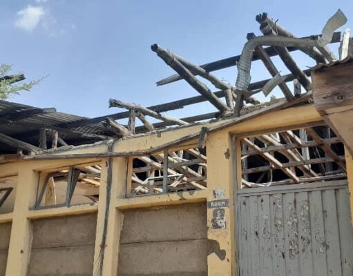 ተምሃሮን መምህራንን ካብ ትምህርቲ ዝረሓቑላ ኢሮብ