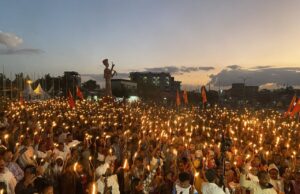 أقيمت وقفة احتجاجية بالشموع تكريماً لضحايا مذبحة أكسوم.