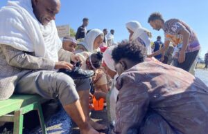 أكسوم تستقبل حجاج هيدار تسيون بمراسم غسل الأقدام التقليدية