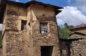 ብብርኪ ዓለም ዝፍለጡ ልዕሊ 200 ዓመት ዘቑፀሩ ጥንታውያን ኣባይቲ ከተማ ኣኽሱም ኣብ ምፍራስ ሓደጋ ይርከቡ።